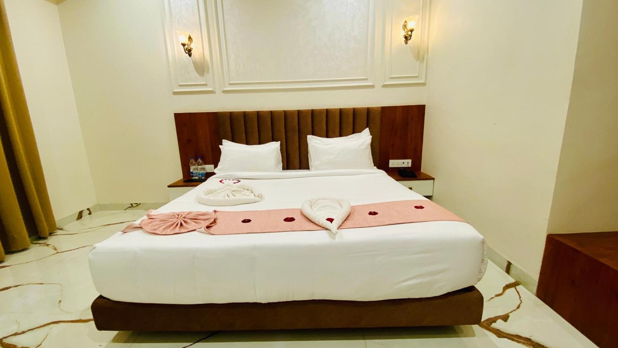 Anantara Club And Resort, Ujjain Extérieur photo