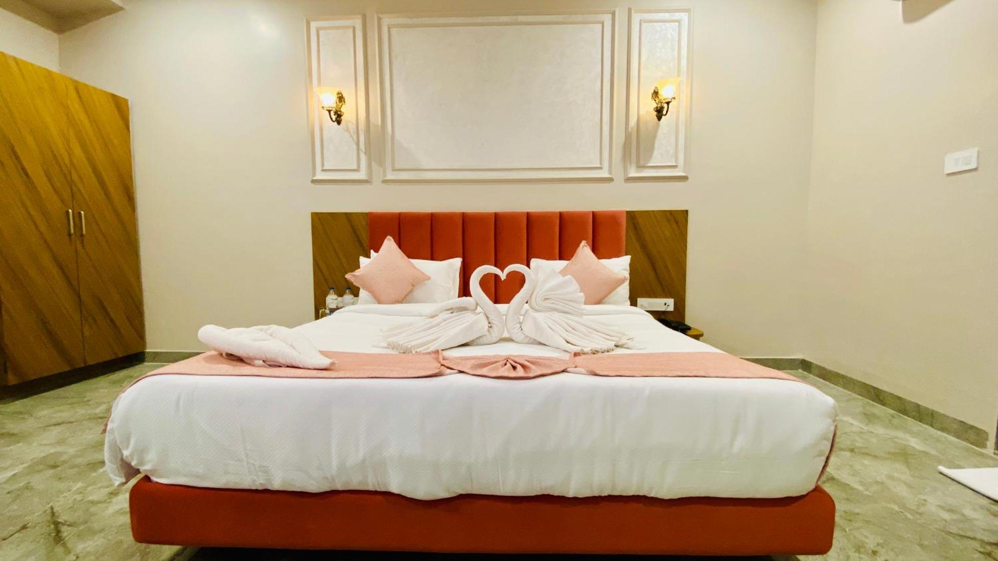 Anantara Club And Resort, Ujjain Extérieur photo